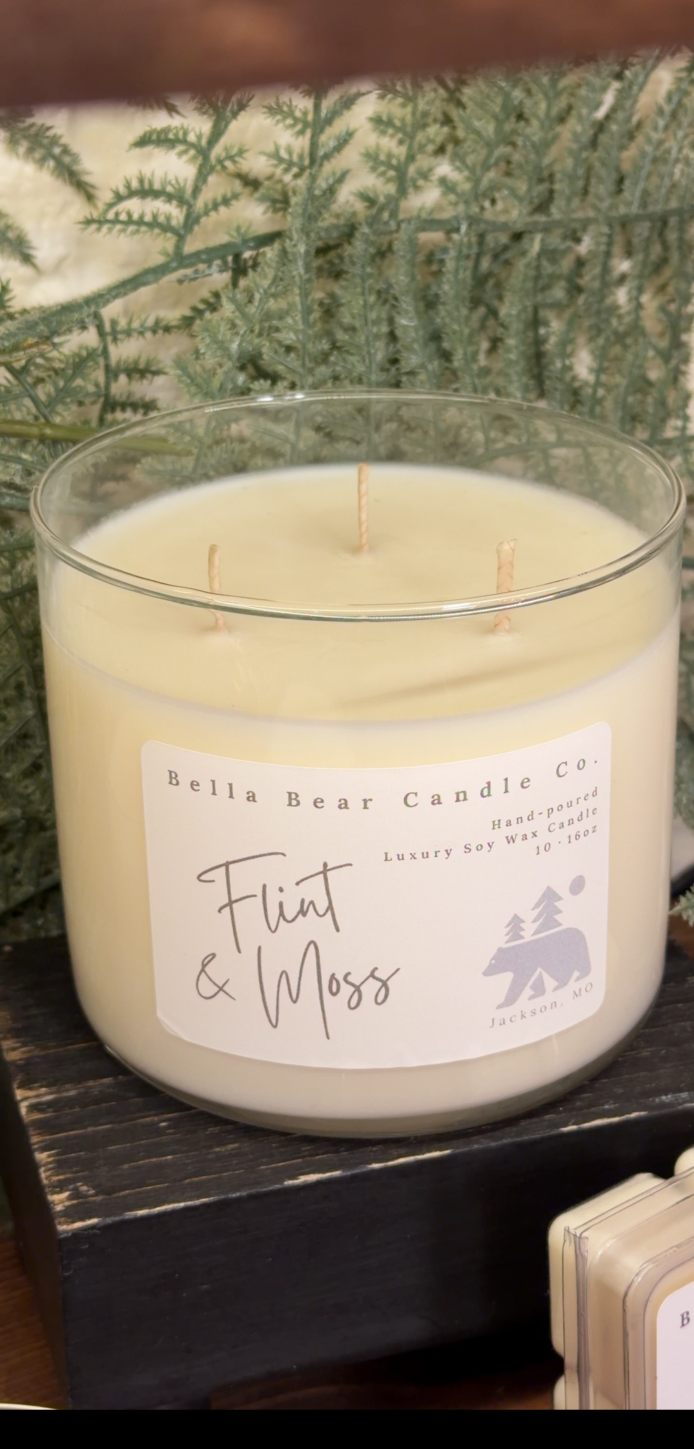 Flint & Moss 3 wick, 16 oz Candle